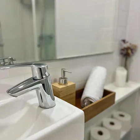 Single Center ליסבון